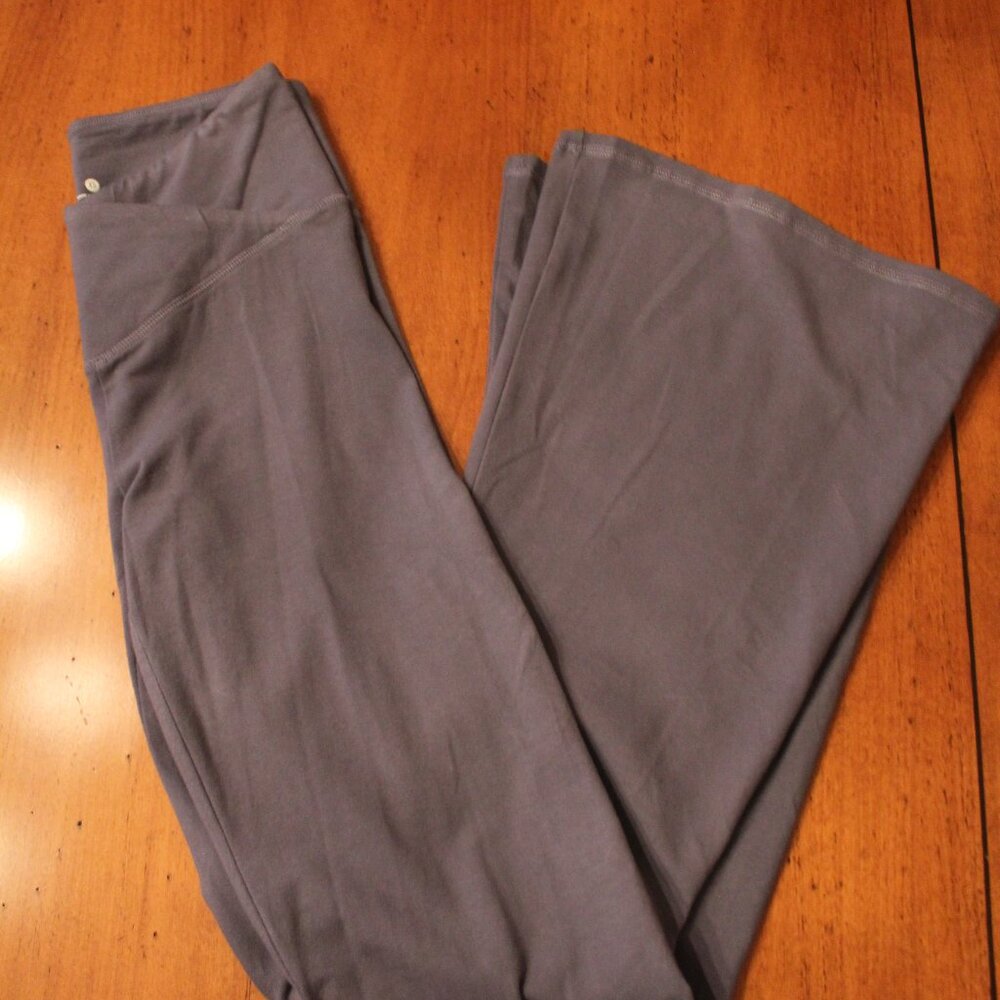 Hollister Flare Leggings - Picture 5 of 6